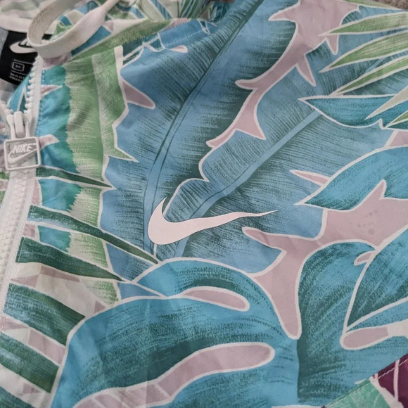 Nike Sportswear Womens Windrunner Cropped Floral Full-Zip Jacket with hood M - Picture 5 of 11